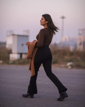 Anjali Arora Instagram - Strive for progress Not perfection 🤍 
…….. 
…….. 
…….. 

 #anjaliarora