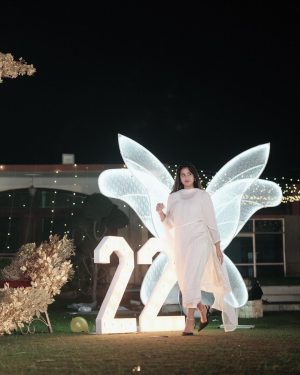 Anjali Arora Instagram - Blessed🫶🏻❤️

#anjaliarora #anjalians #anjaligang #teamanji #anjaliaroraarmy 

@anjimaxuofficially @brothersbakeryofficial @rasmoriwaz_official