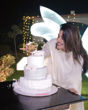 Anjali Arora Instagram - Blessed🫶🏻❤️

#anjaliarora #anjalians #anjaligang #teamanji #anjaliaroraarmy 

@anjimaxuofficially @brothersbakeryofficial @rasmoriwaz_official