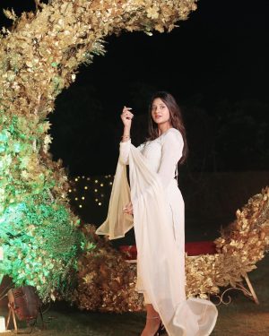 Anjali Arora Instagram - Blessed🫶🏻❤️

#anjaliarora #anjalians #anjaligang #teamanji #anjaliaroraarmy 

@anjimaxuofficially @brothersbakeryofficial @rasmoriwaz_official