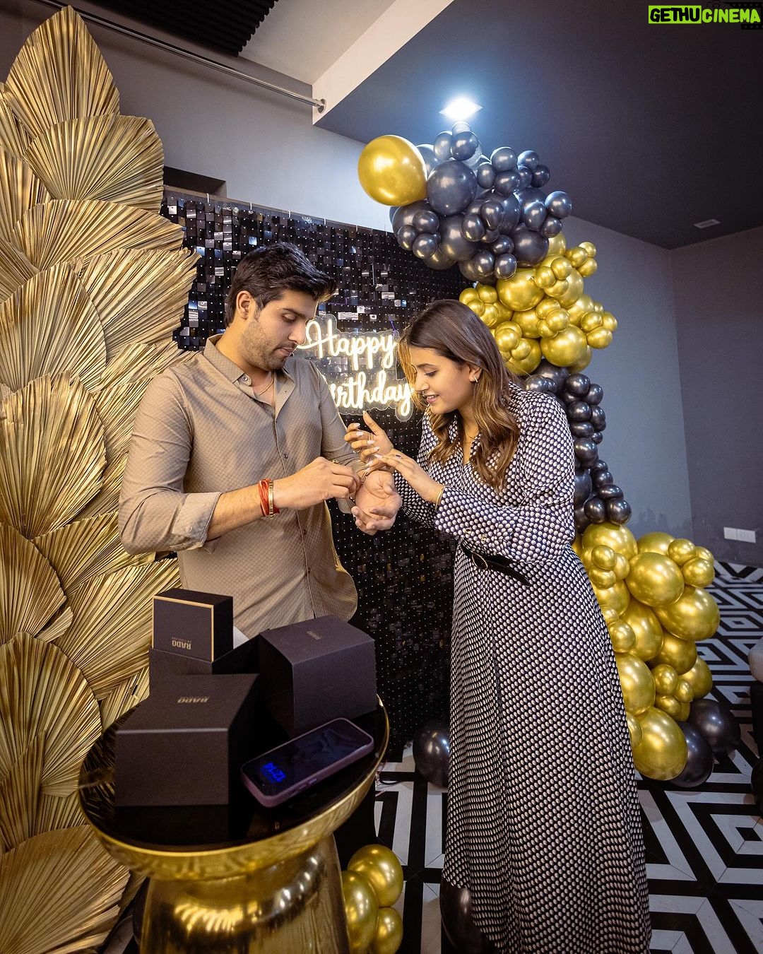 Anjali Arora Instagram - Laddooo Happy birthday 🎈 #anjaliarora #akashsansanwal #happybirthday 📍 @bellusliving 🎂 by @brothersbakeryofficial Gurugram