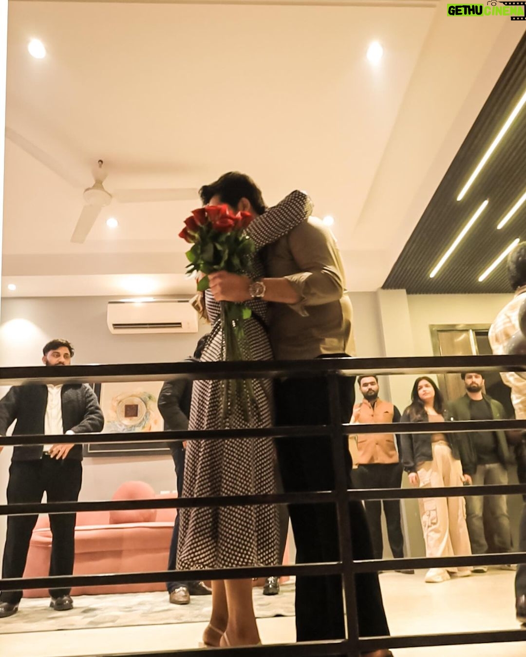Anjali Arora Instagram - Laddooo Happy birthday 🎈 #anjaliarora #akashsansanwal #happybirthday 📍 @bellusliving 🎂 by @brothersbakeryofficial Gurugram