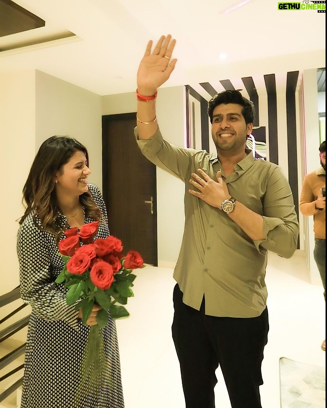 Anjali Arora Instagram - Laddooo Happy birthday 🎈 #anjaliarora #akashsansanwal #happybirthday 📍 @bellusliving 🎂 by @brothersbakeryofficial Gurugram