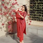 Anjali Arora Instagram – sahi gal aa mere bapu kol bank balance bada😉
#anjaliarora #kaka #naqaab