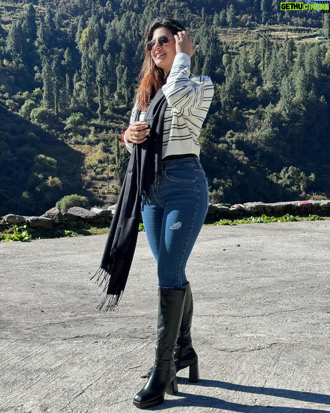 Anjali Arora Instagram - 🥀 #anjaliarora #travel #mountains
