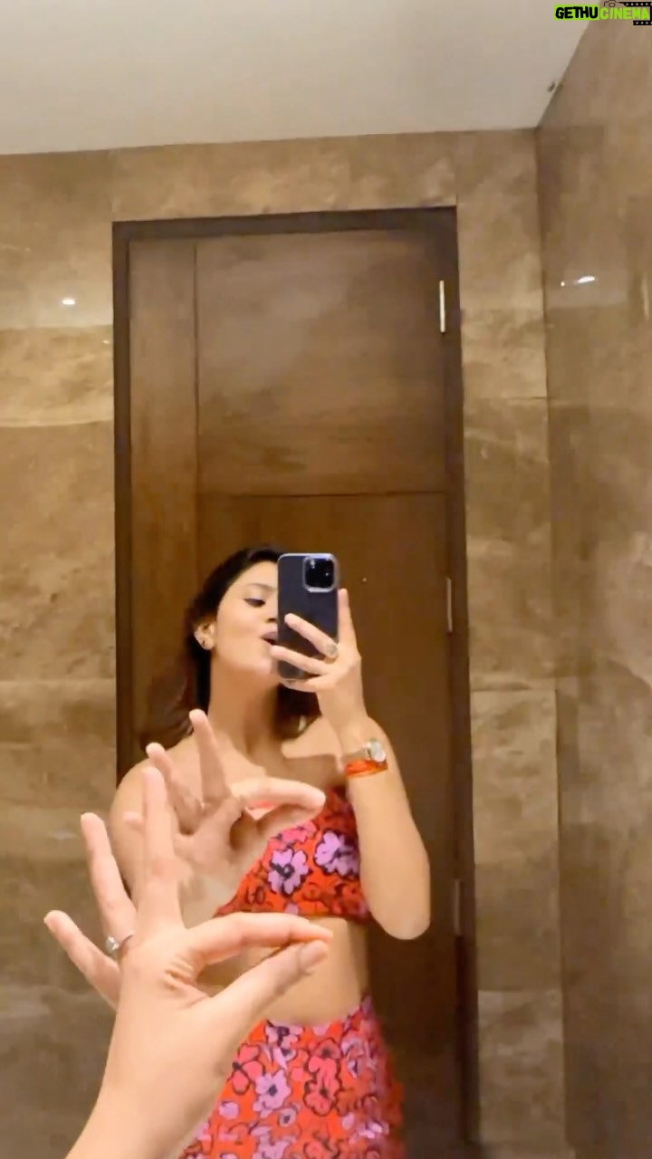 Anjali Arora Instagram - tu te teri yaad mainu marne nu fire🔥 #anjaliarora #gangajal2