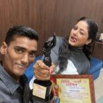 Anjana Singh Instagram - BEST ACTRESS AWARDS_🏆🏆 @anjana_singh_ congratulations ma'am .🎉🥳🎊🎂 मुस्कुराया है हर चेहरा हर ओर ख़ुशी सी छाई है, मेहनत से पायी सफलता की आपको दिल से बधाई है।🎊🎉❤️😍 @anjana_singh_ @uday_bhagat_official#anjanasingh #instagram #award