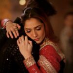 Ankita Lokhande Instagram - Ankita, you did the Jains’ & the Lokhandes’ proud! Be it the way you played the game or the way you did not give up, harr cheez mai you were the best and I’m sure saare tumhare saare fans, friends, sab proud honge tumhare liye ❤️ @lokhandeankita @colorstv @beingsalmankhan @officialjiocinema @endemolshineind #VickyJain #VickyBhaiya #Vicky #AnkitaLokhande #Ankita #AnViKiKahani #GrandFinale #BiggBoss #BB17 #DilDimaagAurDum #Colors #SalmanKhan #JioCinema