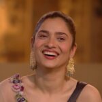 Ankita Lokhande Instagram - While writing this, we are getting teary but this was the last Weekend Ka Vaar of BB17. She slayed all, here's to her serving one last time 💗✨🥺 Vote for #AnkitaLokhande on the @officialjiocinema app. Voting lines are open till today 6PM Credits:- Outfit: @vidhibysanjeela.365 x @publiquedom Jewel: @pastel_pearls_jewellery Styled by: @hemlataa9 @stylebyhemlataa Assisted by: @saloni142_ @colorstv @beingsalmankhan @officialjiocinema @endemolshineind #AnkitaLokhande #Ankita #VoteForAnkita #FinaleWeek #WeekendKaWaar #BiggBoss #BB17 #DilDimaagAurDum #Colors #SalmanKhan #JioCinema