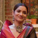 Ankita Lokhande Instagram - Ankita ke rishte dil wale hote hai, matlab wale nahi 💗 Tag the one jiske saath aapka Pavitra Rishta hai 👇🏻 Credits: Saree: @dakini_by_daisy 💎 @rimayu07 Styled By: @hemlataa9 @stylebyhemlataa Assisted by: @saloni142_ Team: @akkshaajaiin_5 @styleby.foram @colorstv @beingsalmankhan @officialjiocinema @endemolshineind #AnkitaLokhande #Ankita #PavitraRishta #WKV #WeekendKaVaar #OOTN #BiggBoss #BB17 #DilDimaagAurDum #Colors #SalmanKhan #JioCinema