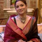 Ankita Lokhande Instagram - Ankita ke rishte dil wale hote hai, matlab wale nahi 💗 Tag the one jiske saath aapka Pavitra Rishta hai 👇🏻 Credits: Saree: @dakini_by_daisy 💎 @rimayu07 Styled By: @hemlataa9 @stylebyhemlataa Assisted by: @saloni142_ Team: @akkshaajaiin_5 @styleby.foram @colorstv @beingsalmankhan @officialjiocinema @endemolshineind #AnkitaLokhande #Ankita #PavitraRishta #WKV #WeekendKaVaar #OOTN #BiggBoss #BB17 #DilDimaagAurDum #Colors #SalmanKhan #JioCinema