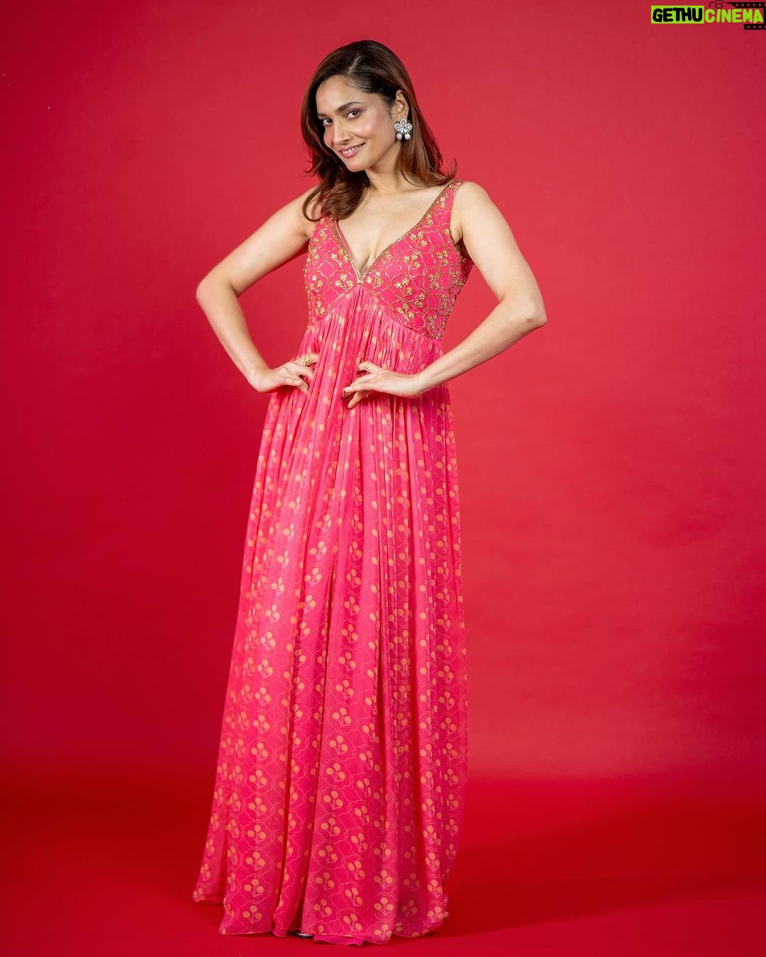 Ankita Lokhande Instagram - Roses are red, violets are blue, today she's rocking pink – how 'bout you? 😌💖 Outfit: @ease_kv Jewellery: @adan_creation_ Styled By: @hemlataa9 @stylebyhemlataa Assisted By: @saloni142_ @colorstv @beingsalmankhan @officialjiocinema @endemolshineind #AnkitaLokhande #Ankita #AnkitaIsTheBoss #AnViInBiggBoss #BiggBoss #BB17 #DilDimaagAurDum #Colors #SalmanKhan #JioCinema