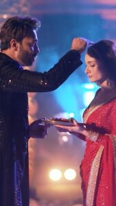 Ankita Lokhande Instagram - Moment that was straight outta Dharma 😌✨ @colorstv @beingsalmankhan @officialjiocinema @endemolshineind #VickyJain #Vicky #AnkitaLokhande #Ankita #Performance #OOTN #GrandFinale #BiggBoss #BB17 #DilDimaagAurDum #Colors #SalmanKhan #JioCinema