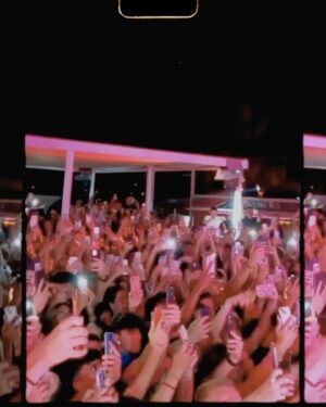 Anna Pepe Instagram - comodi a teatro 👹