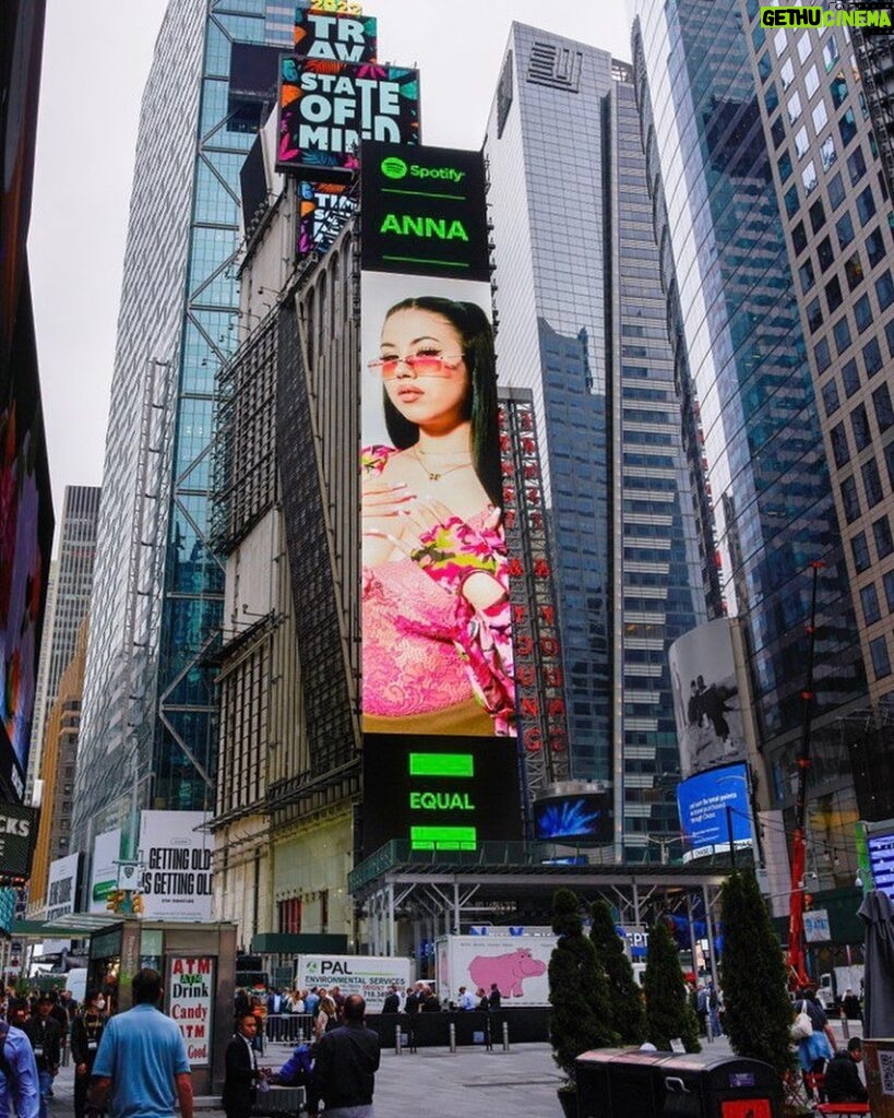 Anna Pepe Instagram - Wow thx spotify💕 #spotifyEQUAL Times Square, New York City