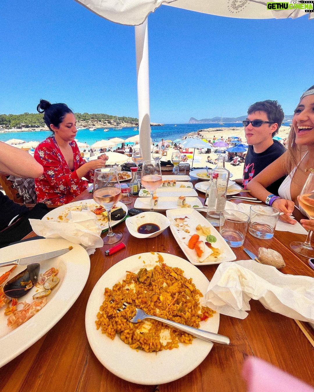 Anna Pepe Instagram - gasolina รจ fuori da qualche giorno ๐ vi sta piacendo? ne volete ancora?๐๐ปโโ๏ธ Ibiza, Spain