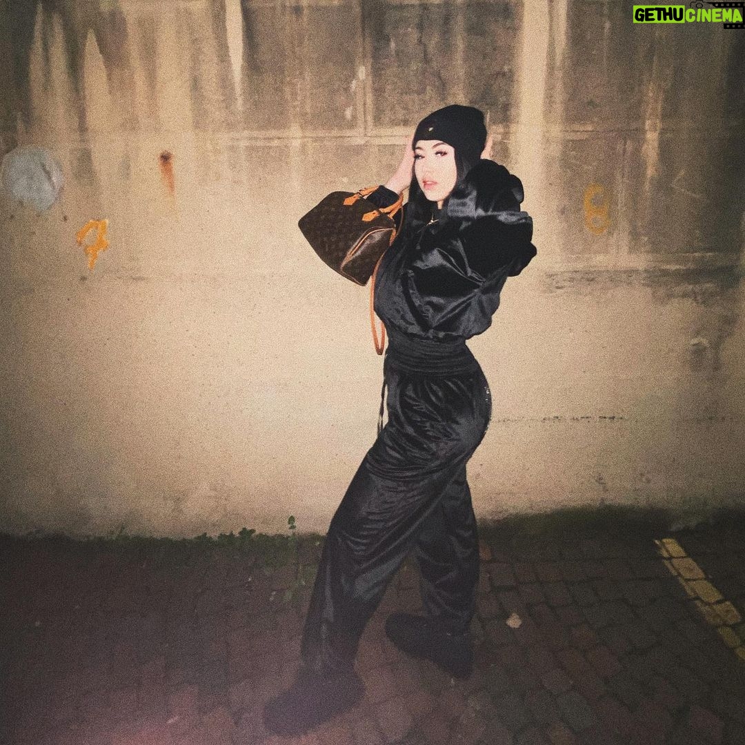 Anna Pepe Instagram - 👀 back soon💕ily Milan, Italy