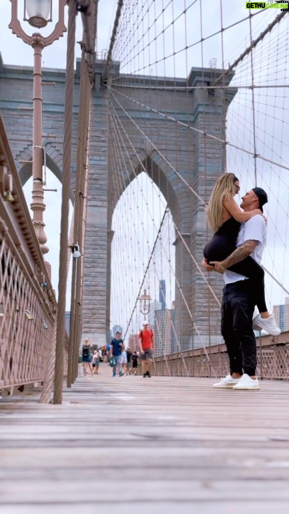 Anna Sedokova Instagram - Dance like nobody is watching #brooklynbridge ❤ Brooklyn Bridge
