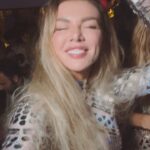 Anna Sedokova Instagram - Это была прекрасная ночь с днём рождения королева энергий @nataliiamakeupartist ❤️ Горжусь,тем что из 10 человек в нашей компании алкоголь пили 3. Так что магнум заказывали для красоты . Спасибо ,было весело . Надо повторить ❤️ Seaspice