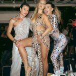 Anna Sedokova Instagram - Это была прекрасная ночь с днём рождения королева энергий @nataliiamakeupartist ❤️ Горжусь,тем что из 10 человек в нашей компании алкоголь пили 3. Так что магнум заказывали для красоты . Спасибо ,было весело . Надо повторить ❤️ Seaspice