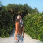 Anna Shurochkina Instagram - random beach strolls 🦎 vibes at @emeraldmaldivesresortspa #emeraldmaldivesresortspa #NaturalElegance #emeraldmaldives Emerald Maldives Resort & Spa