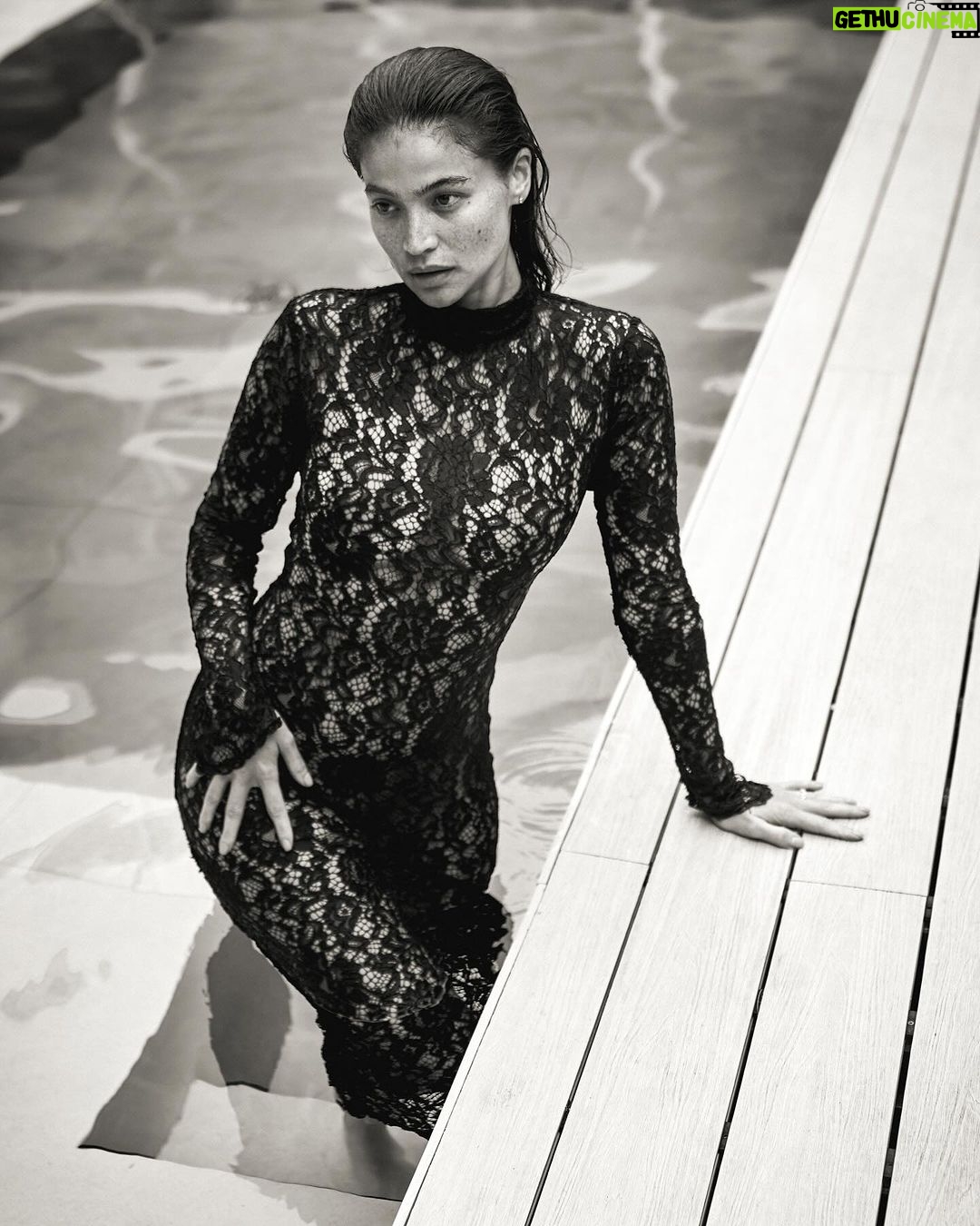 Anne Curtis Instagram - In the beginning it was all black and white. +1 this month and itβs been amazing so far. Freckles and all. π€π€β¨π§ Thank you @bjpascual for capturing these π₯Ή and @glademirechavarre and her team for miraculously making this dress π§ββοΈ and my mamangs for ever @santiagoraymond @robbiepinera for making me look and feel beautiful β¨