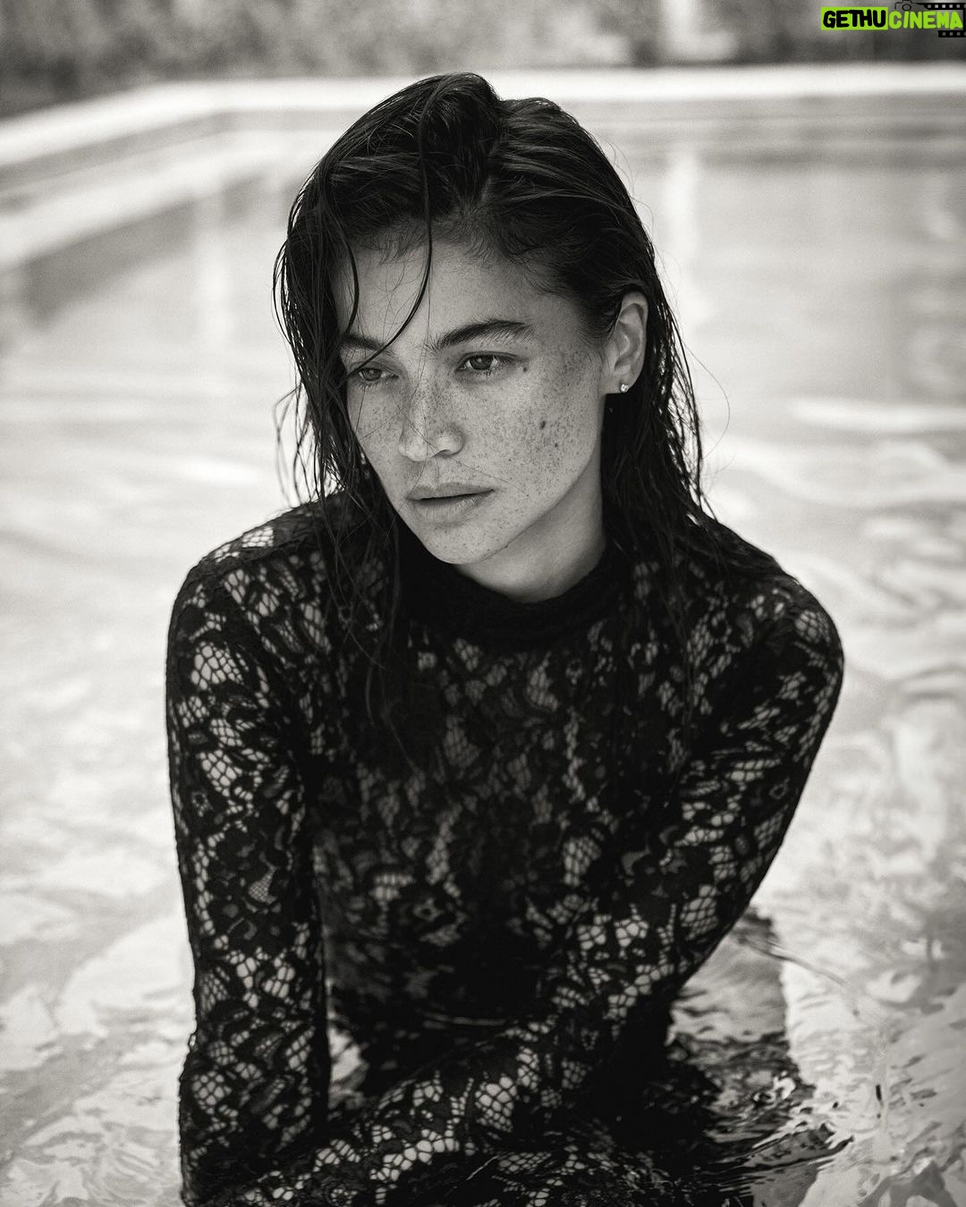 Anne Curtis Instagram - In the beginning it was all black and white. +1 this month and itβs been amazing so far. Freckles and all. π€π€β¨π§ Thank you @bjpascual for capturing these π₯Ή and @glademirechavarre and her team for miraculously making this dress π§ββοΈ and my mamangs for ever @santiagoraymond @robbiepinera for making me look and feel beautiful β¨