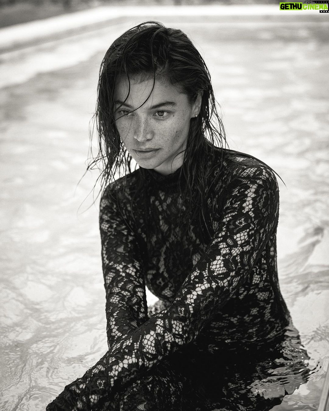 Anne Curtis Instagram - In the beginning it was all black and white. +1 this month and itβs been amazing so far. Freckles and all. π€π€β¨π§ Thank you @bjpascual for capturing these π₯Ή and @glademirechavarre and her team for miraculously making this dress π§ββοΈ and my mamangs for ever @santiagoraymond @robbiepinera for making me look and feel beautiful β¨