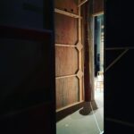Anne Nakamura Instagram - 新しい仲間と見た新しい景色は 一生忘れることのないものになりました。 " 加害者家族 " という立場で色々なものを背負いながら 生きる役柄でしたが、とてもやりがいがありました。 初舞台、初主演という大役をいただき 共演者の皆様がガッツリと脇を固めてくださって 乗り越えることができました。 10公演、無事完走することができてホッとしております。 ご来場、ご視聴いただいた皆さま、 誠にありがとうございました。 またどこかで🦋 #笑ってもいい家 劇団俳優座