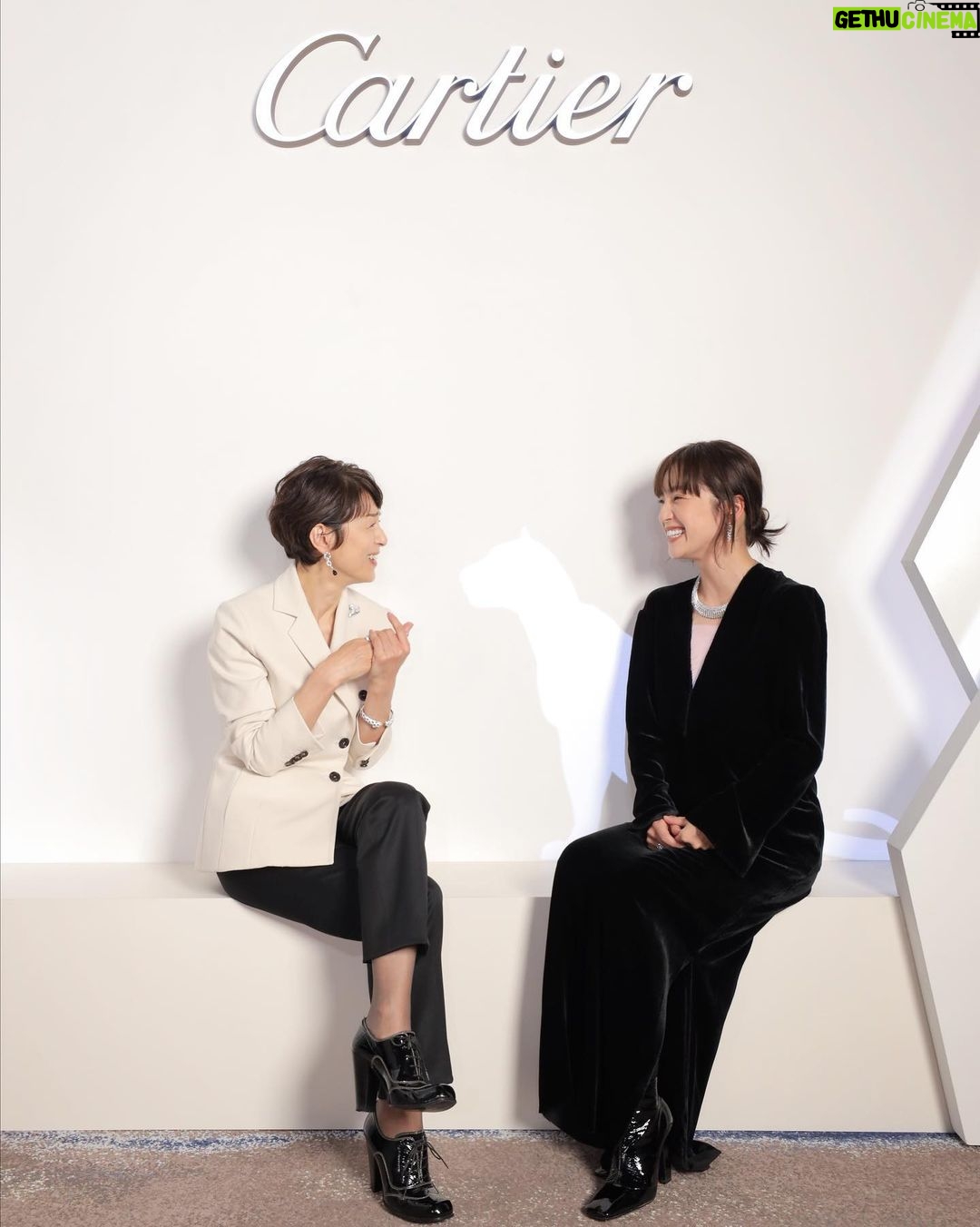Anne Nakamura Instagram - CARTIER SALON TOKYOにて、 カルティエの象徴、『パンテール』をテーマにした 受注イベントが、10月8日から17日まで、開催されます💎 夢のような空間でした。 偶然、保奈美さんにも お久しぶりにお会いできて嬉しかったです🐆 @cartier #cartier #cartiertokyo #cartierhighjewelry #pantheredecartier フォーシーズンズホテル東京大手町