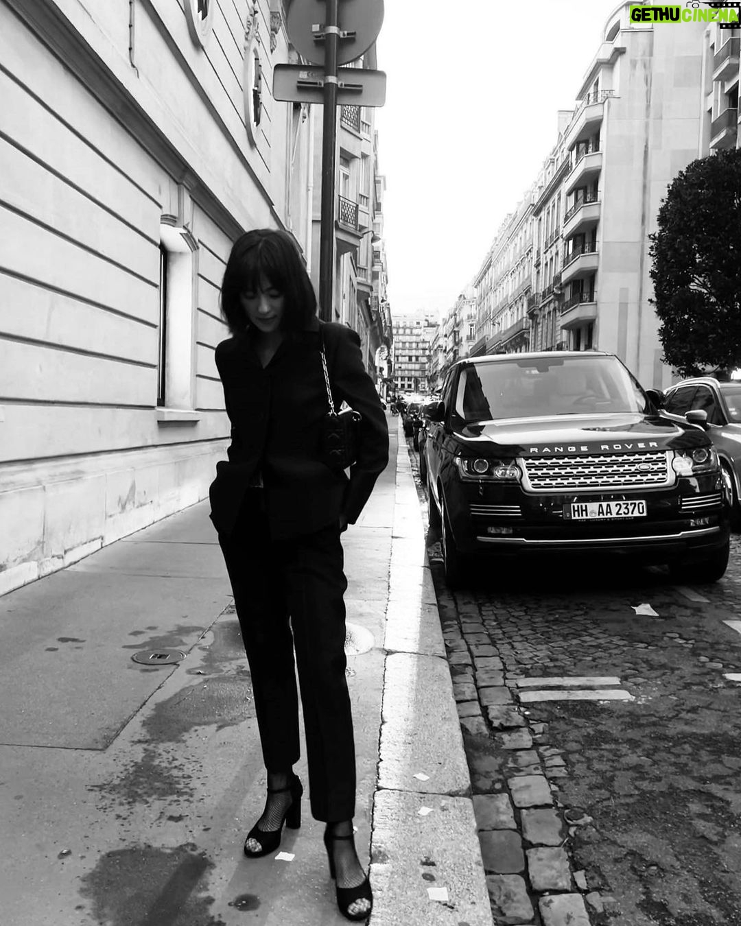 Anne Nakamura Instagram - 🖤 @dior #Diorss23 #DiorBarjacket #LADYDIOR