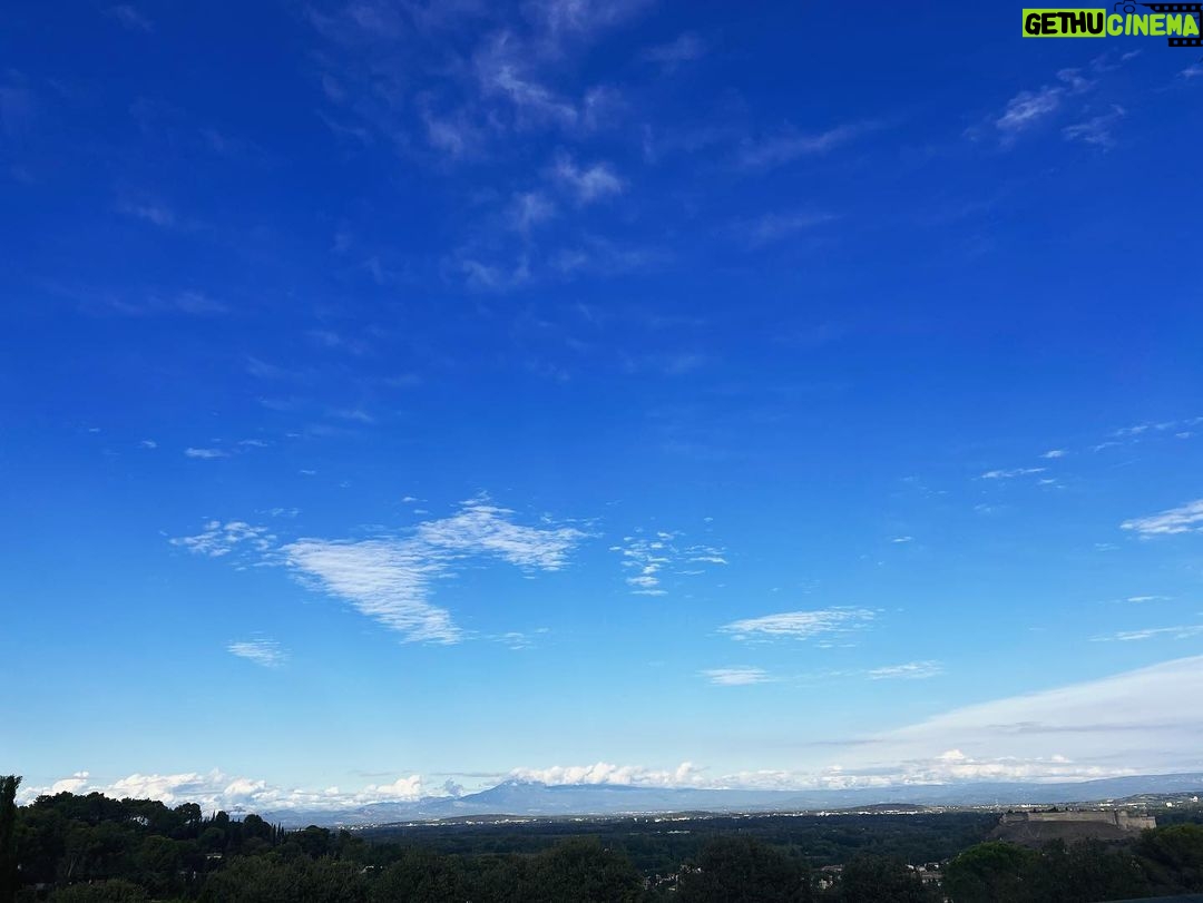 Anne Nakamura Instagram - ⛰🗻🏔 ✈︎ Torino —— Avignon 🛤 Avignon France