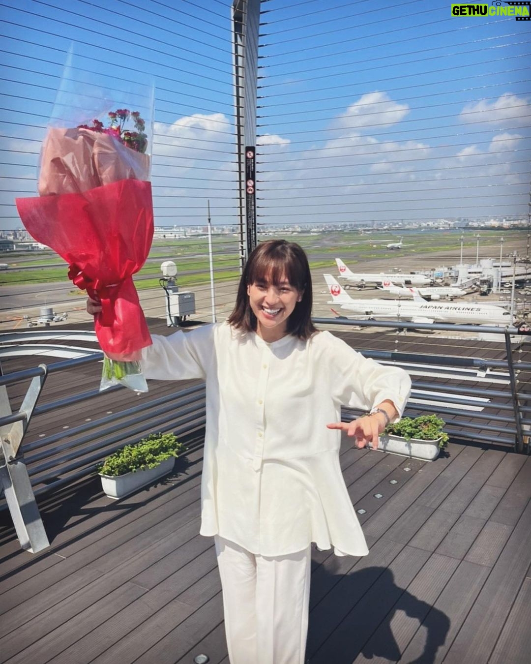 Anne Nakamura Instagram - 真夢🍎幸あれ❣️ 見てくださってる、皆さんにも。 いってらっしゃい🛩🫧 @niceflight_ex #NICEFLIGHT #TwoasOne