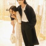 Anne Nakamura Instagram - 🦋🦋🦋 DIOR HOLIDAY POP UP AT OMOTESANTO CROSSING 🦋🦋🦋 11月18日-12月25日まで開催中💫 TREE OF LIFE 🌳がとっても素敵です 願いを込めに、この機会に是非お立ち寄りください。 @dior #diorcruise #ディオールホリデーポップアップ #ディオールファインジュエリー #SupportedByDior 表参道交差点　Omotesando Crossing