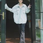 Anne Thongprasom Instagram - แอนชอบกางเกงยีนส์ทรง flare ใส่แล้วดูลำตัวและขายาวขึ้น โดยไม่จำเป็นต้องใส่ส้นสูงมากๆก็ได้ แมทช์กับเสื้อผ้าได้หลากหลายเช่น - Denim on Denim ยีนส์ชนยีนส์ 😎 - สบาย ๆ ใส่กับเสื้อยืด🙂 - ใส่กับเสื้อครอป - เท่ปนเซ็กซี่เบา ๆ ด้วยเสื้อกล้าม☺️ - ใส่กับเสื้อแขนกุด - ใส่กับเสื้อ Oversize😃 มีไว้สักตัวนะคะ...จะขาเล็ก ขาใหญ่ ก็ใส่ได้ทั้งนั้น เอาความมั่นใจเข้าสู้เลยค่ะ 🥰 @americaneagleth #AEJeans #AmericanEagleTH