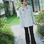 Anne Thongprasom Instagram - แอนชอบกางเกงยีนส์ทรง flare ใส่แล้วดูลำตัวและขายาวขึ้น โดยไม่จำเป็นต้องใส่ส้นสูงมากๆก็ได้ แมทช์กับเสื้อผ้าได้หลากหลายเช่น - Denim on Denim ยีนส์ชนยีนส์ 😎 - สบาย ๆ ใส่กับเสื้อยืด🙂 - ใส่กับเสื้อครอป - เท่ปนเซ็กซี่เบา ๆ ด้วยเสื้อกล้าม☺️ - ใส่กับเสื้อแขนกุด - ใส่กับเสื้อ Oversize😃 มีไว้สักตัวนะคะ...จะขาเล็ก ขาใหญ่ ก็ใส่ได้ทั้งนั้น เอาความมั่นใจเข้าสู้เลยค่ะ 🥰 @americaneagleth #AEJeans #AmericanEagleTH