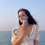 Anne Thongprasom Instagram – เคล็ดลับปากหอมสดชื่นยาวนานของแอน😊 
 #ดาร์ลี่เฟรชโพรเทค #ท้าลองปากหอม12ชม