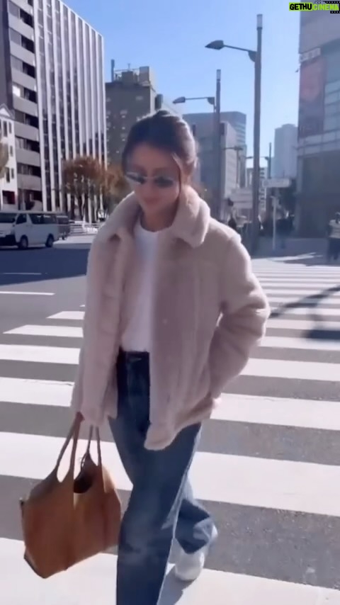 Anne Thongprasom Instagram - จากสถิติของการใช้ชีวิตมา🥰 สอนให้เข้าใจว่า.. ทุกเรื่องราวที่เกิดขึ้นมาในชีวิตนั้น”ดี“ เสมอ ทุกความสัมพันธ์ที่ผ่านเข้ามา รักษาไว้ให้ดี 😊 แอนเชื่อว่าการที่เราได้มาเจอกันไม่ใช่เรื่องบังเอิญ ทุกเรื่องผิดพลาด ที่เกิดขึ้น แม้จากคนอื่นหรือจากน้ำมือเราเอง สอนให้ปรับปรุง ปรับตัว เพื่อให้เราเป็นคนที่แข็งแกร่งขึ้นเรื่อยๆ ขอบคุณทุกเรื่องราว ทุกโอกาส ทุกคนที่ผ่านเข้ามาใน ชีวิตแอนในปีที่ผ่านมานะคะ😊🙏 ปี2024นี้ แอนขอให้เป็นปีที่ยิ่งใหญ่ของทุกคน มีการเงินที่แข็งแรง ทำอะไรขอให้ได้ดังใจ มีแสงสว่างนำพา พบทางออกที่ดี มีมิตรที่ดี มีตัวช่วยในชีวิตตลอดทุกการเดินทาง และที่สำคัญเหนือสิ่งอื่นใด “มีสุขภาพที่แข็งแรง” มากๆ นะคะ🙏🤍💪 Happy new year 2024 ค่ะ🎉