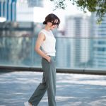 Anne Thongprasom Instagram - ทริคการเลือก outfit สำหรับการแต่งตัวของแอนที่ง่าย แต่เวิร์คเกินคาด ลงตัวกับไลฟ์สไตล์ของแอนที่มีหลากหลายกิจกรรม กับกางเกง Miracle Air ทรงสวย น้ำหนักเบา ใส่สบายทั้งวัน และคุ้มค่ามากๆ ใส่ได้หลากหลายโอกาส ทั้งวันที่ต้องจริงจัง และวันสบายๆ ช่วงนี้มีของใหม่ที่ดีต่อใจเยอะมาก ไปเลือกลองกันได้ที่ยูนิโคล่ทุกสาขาและออนไลน์สโตร์นะคะ ❤️ Overall look from @UniqloThailand เสื้อ Knit สีขาว : Mesh Sleeveless Sweater กางเกงสีเขียว: Miracle Air Pleated pants เสื้อแจ็คเก็ต: Miracle Air Jacket เสื้อตัวในพร้อมบราในตัว : AIRism Bra Camisole #Uniqlothailand #MiracleAir #เบาสบายเหนือจินตนาการ