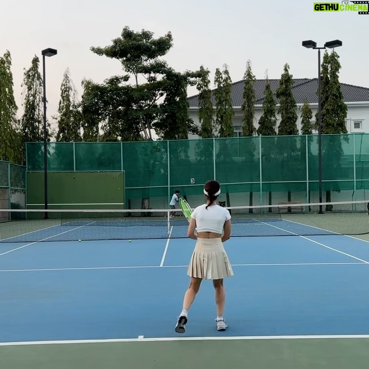 Anne Thongprasom Instagram - เราจะไปให้ครบ ทุกวงการกีฬา😘 🎾🐶🤍