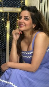 Antara Biswas Instagram - Aamio Tomake “BHALOBASHI” 🩷🩷🩷…. To Ab Samajh Gaye? Kya bolna hai??? #reels #i̇nstagood #goodmorning #sunday #funday