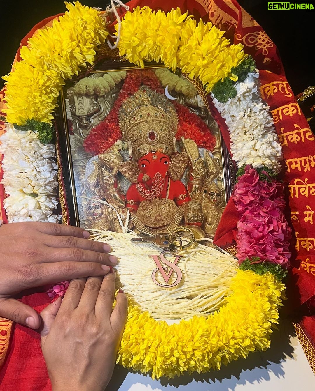 Antara Biswas Instagram - 🏠 Ek Aur Sapna Pura Hua 🙏🤞🧿🏠 …. #newhome #sweethome #5bhk #now #dreamsdocometrue #dreambighouse #hardwork THANK YOU GOD 🙏 …. #blessings #cantexpressinwords😍 #happiness #love #our #homesweethome #vikrantmonalisa #monvik 28/02/2024 GANPATI BAPPA MORYA 🙏