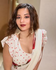Antara Biswas Instagram - ❤️❤️❤️❤️…. #sareelove #selflove