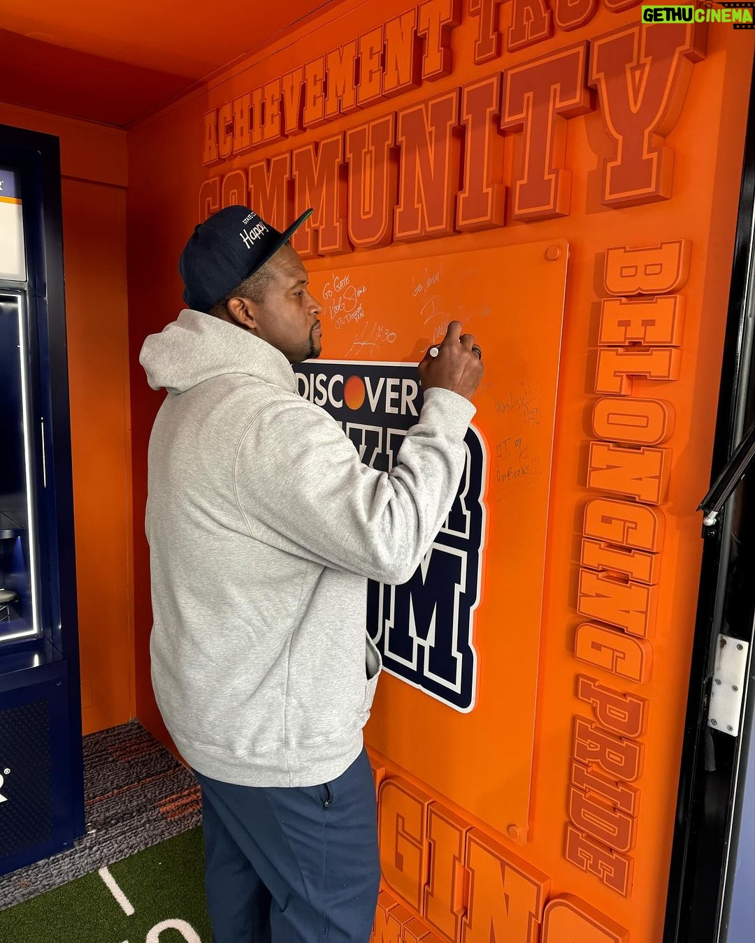 Anthony 'Spice' Adams Instagram - Had a great time at the @Discover Locker Room during FOX Big Noon Kickoff!!! Thanks for coming out. #WeAre 🦁 #DISCOVERB1G #Ad Penn State University