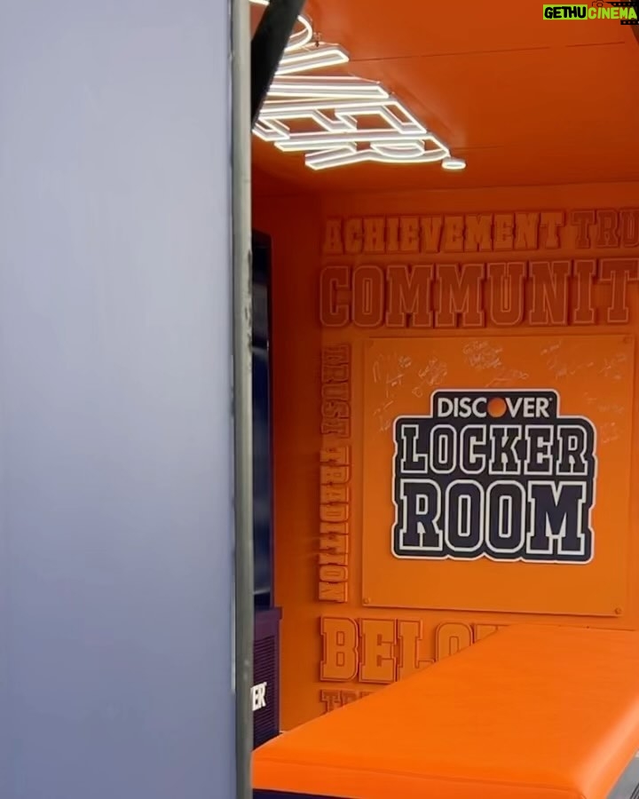 Anthony 'Spice' Adams Instagram - Had a great time at the @Discover Locker Room during FOX Big Noon Kickoff!!! Thanks for coming out. #WeAre 🦁 #DISCOVERB1G #Ad Penn State University