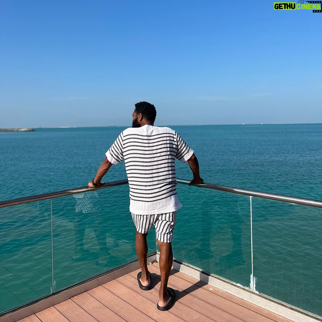 Anthony Anderson Instagram - We had a great time on @nurai_island jet skis, chefs, unparalleled service and lots of love! thank you for hosting us for the day. @melt.Mideast #justakidfromcompton #huskyandhandsome #nuraiisland #acbarbeque #meltgolfclassicbysteveharvey #imabudhani Nurai Island