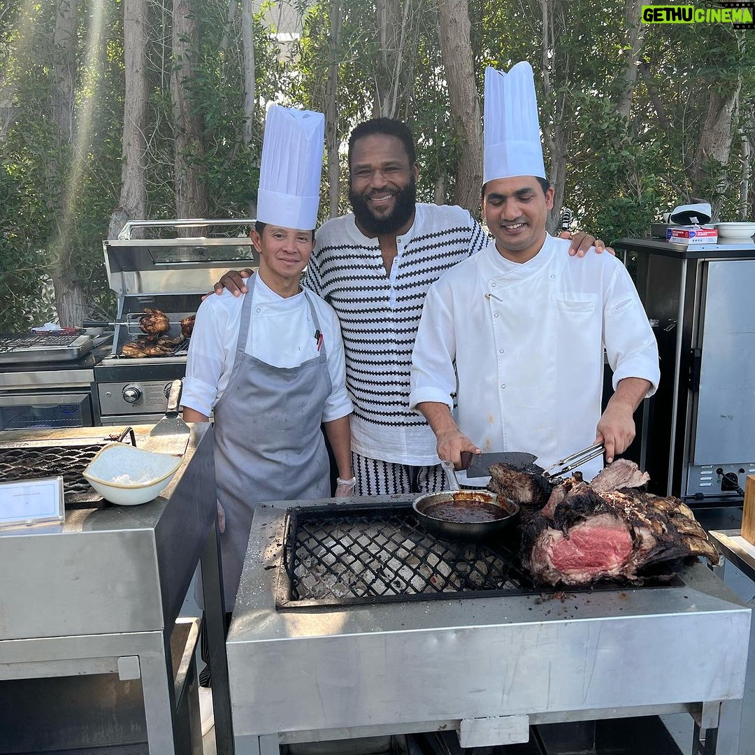 Anthony Anderson Instagram - We had a great time on @nurai_island jet skis, chefs, unparalleled service and lots of love! thank you for hosting us for the day. @melt.Mideast #justakidfromcompton #huskyandhandsome #nuraiisland #acbarbeque #meltgolfclassicbysteveharvey #imabudhani Nurai Island