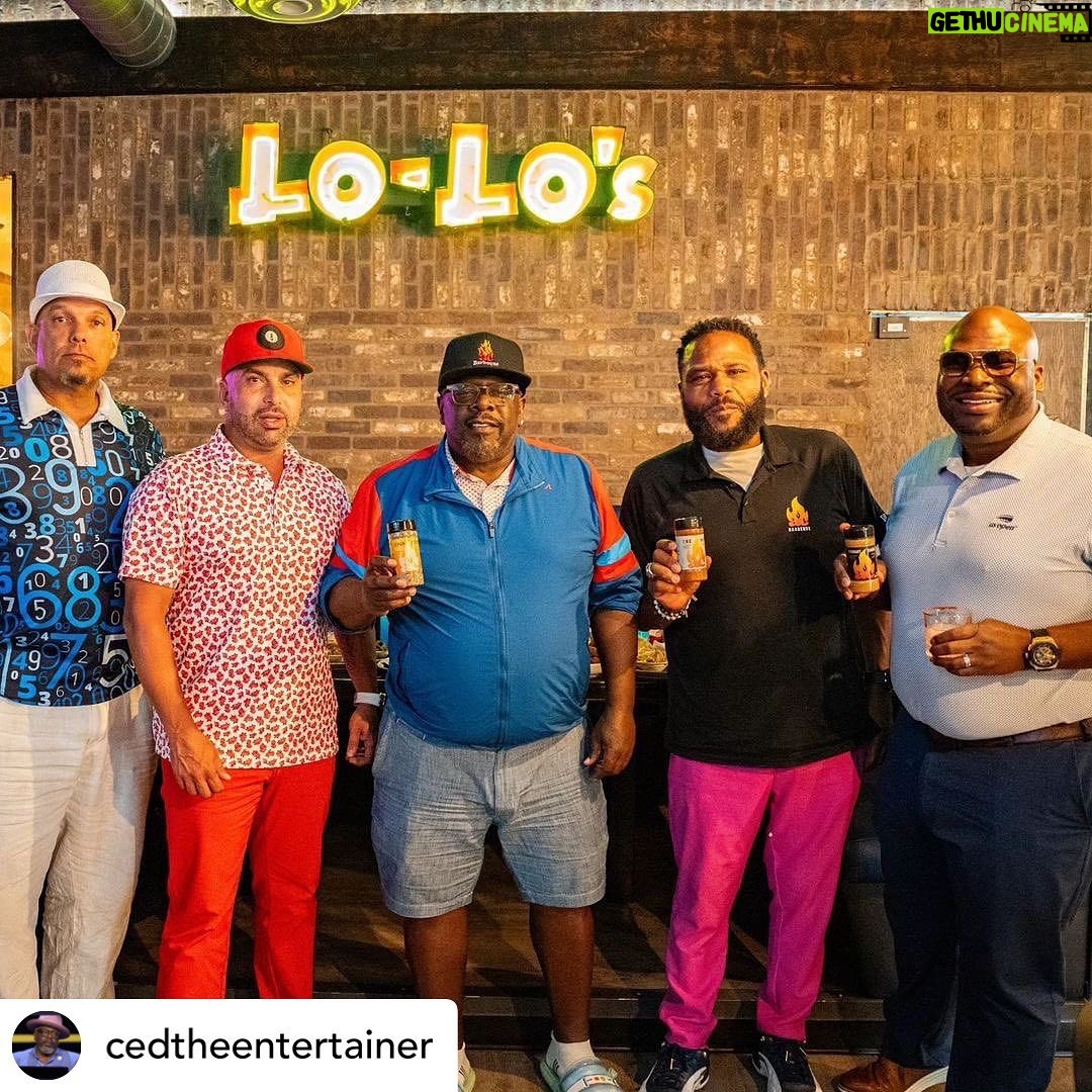Anthony Anderson Instagram - 👀👀 got something biggg cookin’ up @loloschickenandwaffles REPOST • @cedtheentertainer @loloschickenandwaffles Rolled out the red carpet… followed by fried catfish, fried chicken, rotisserie chicken, wings, macaroni and cheese, yams, greens, corn muffins, peach cobbler egg rolls, red velvet cake, banana pudding, Kool Aid and if you can believe it… even more!! Some of this delicious feast fit for a King featured our @acbarbeque signature rubs… but you’ll have to stay tuned to find out!! 🤫🤔 @acbarbeque X @loloschickenandwaffles 🔥🔥🔥 @loloschickenandwaffles : A meeting of the minds🧠took place last night in #OldtownScottsdale at #loloschickenandwaffles 📌y'all stay tuned...