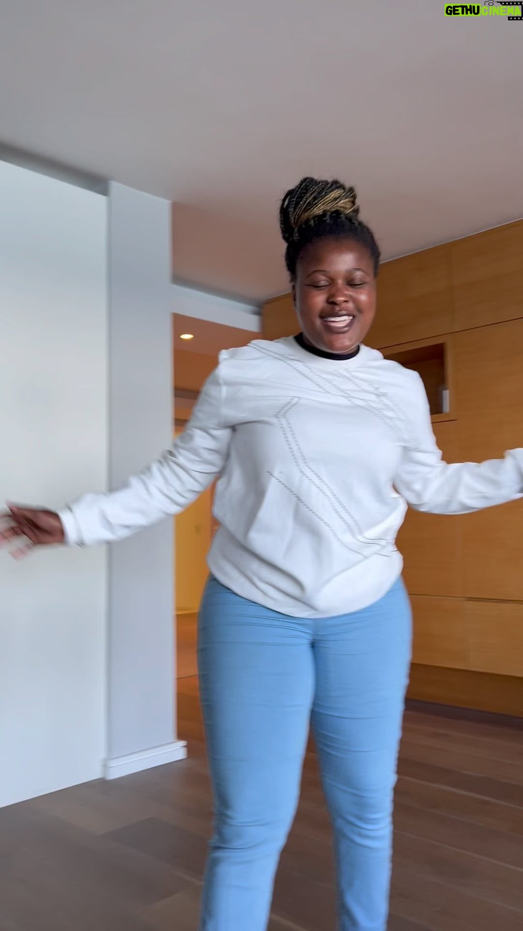 Anthony Anderson - 14.5K Likes - When you wake up and your housekeeper sings happy birthday to you in a way that only she can! Thank you Tracey! You started my day off right! #justakidfromcompton #fromcomptontocapetown #huskyandhandsome #acbarbeque #birthdayvibes
