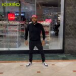 Anthony Anderson Instagram – When the spirit moves me I get my @mchammer on where ever, whenever! Century City mall Cape Town! Can’t Touch This! #justakidfromcompton #fromcomptontocapetown #huskyandhandsome #acbarbeque Cape Town, South Africa